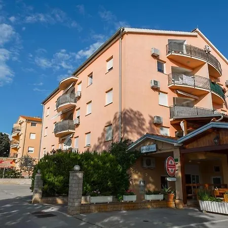 With A Parking Space - 17827 Appartement