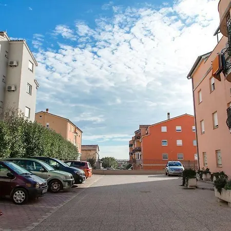 Apartmán With A Parking Space - 17827 Pula