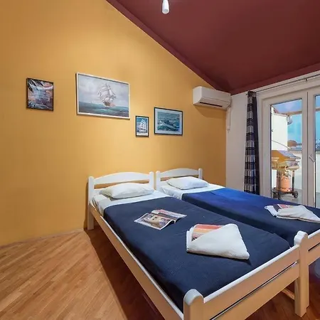 With A Parking Space - 17827 Pula