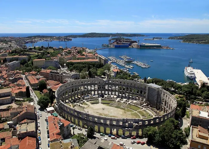 With A Parking Space - 17827 Πούλα